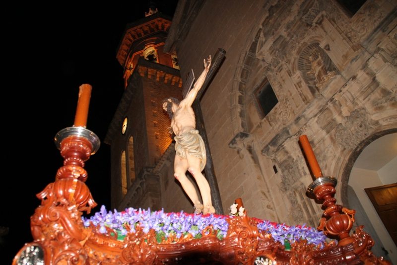 Tras los pasos del Cristo de la Sangre